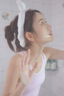 男生吸女生奶的视频